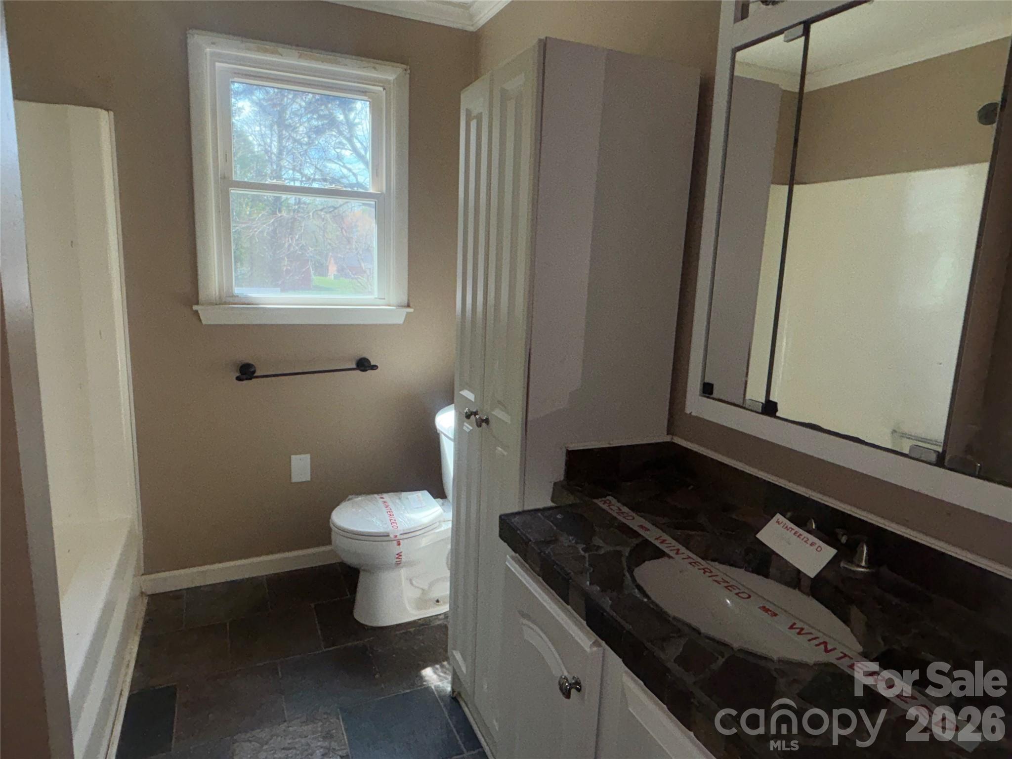 2618 32nd Avenue NE — Hickory
