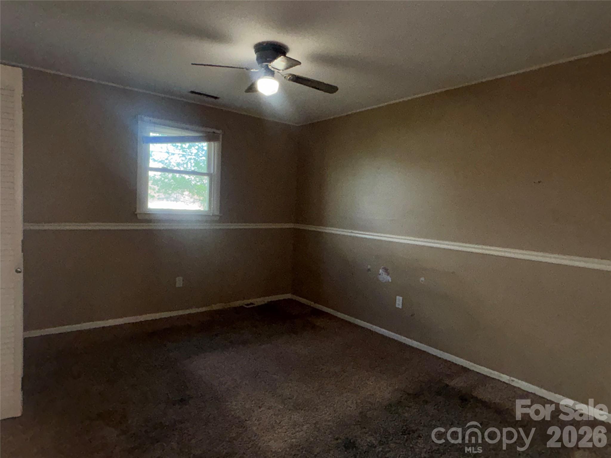 2618 32nd Avenue NE — Hickory