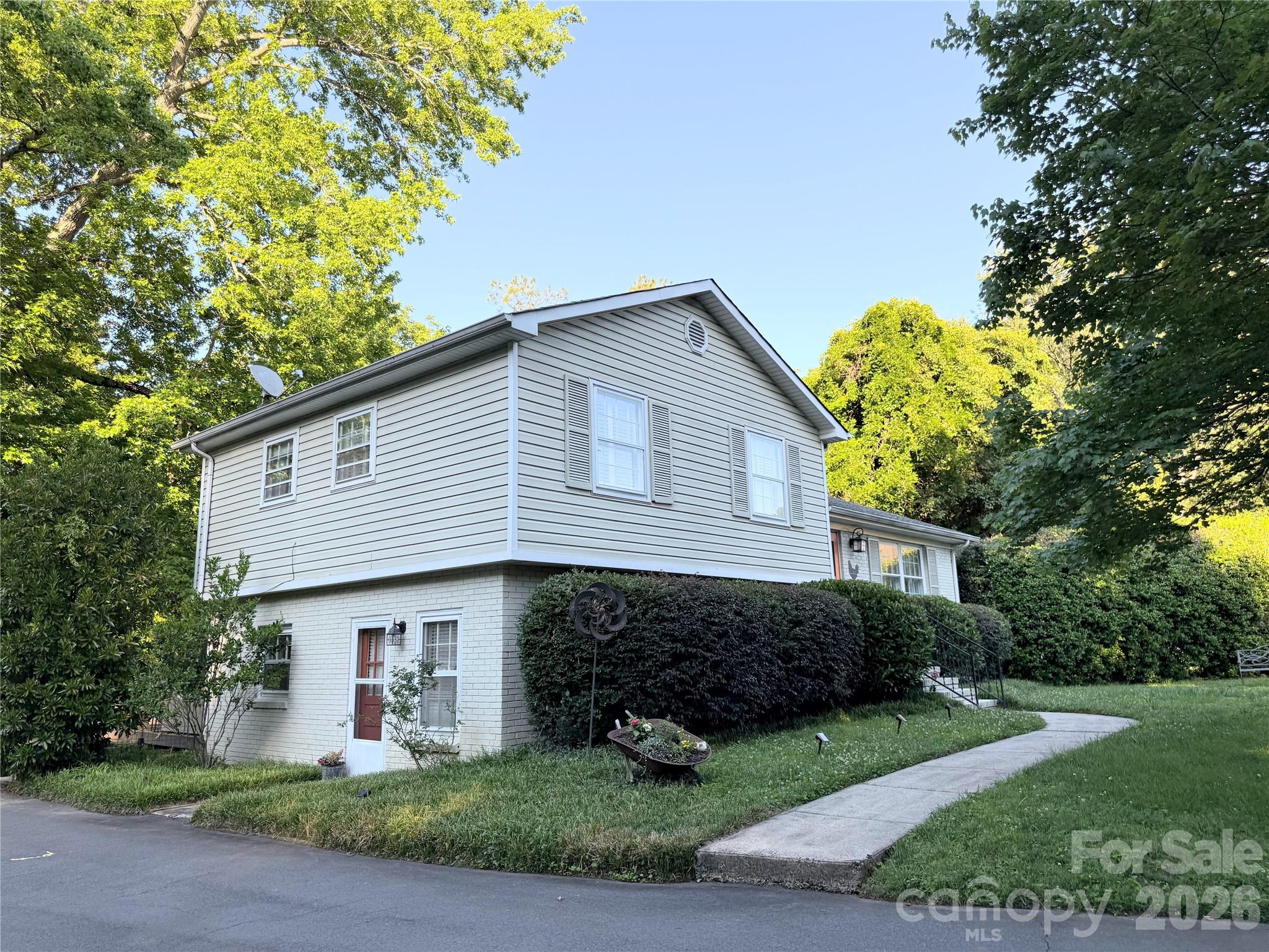 6701 Rugby Lane — Charlotte