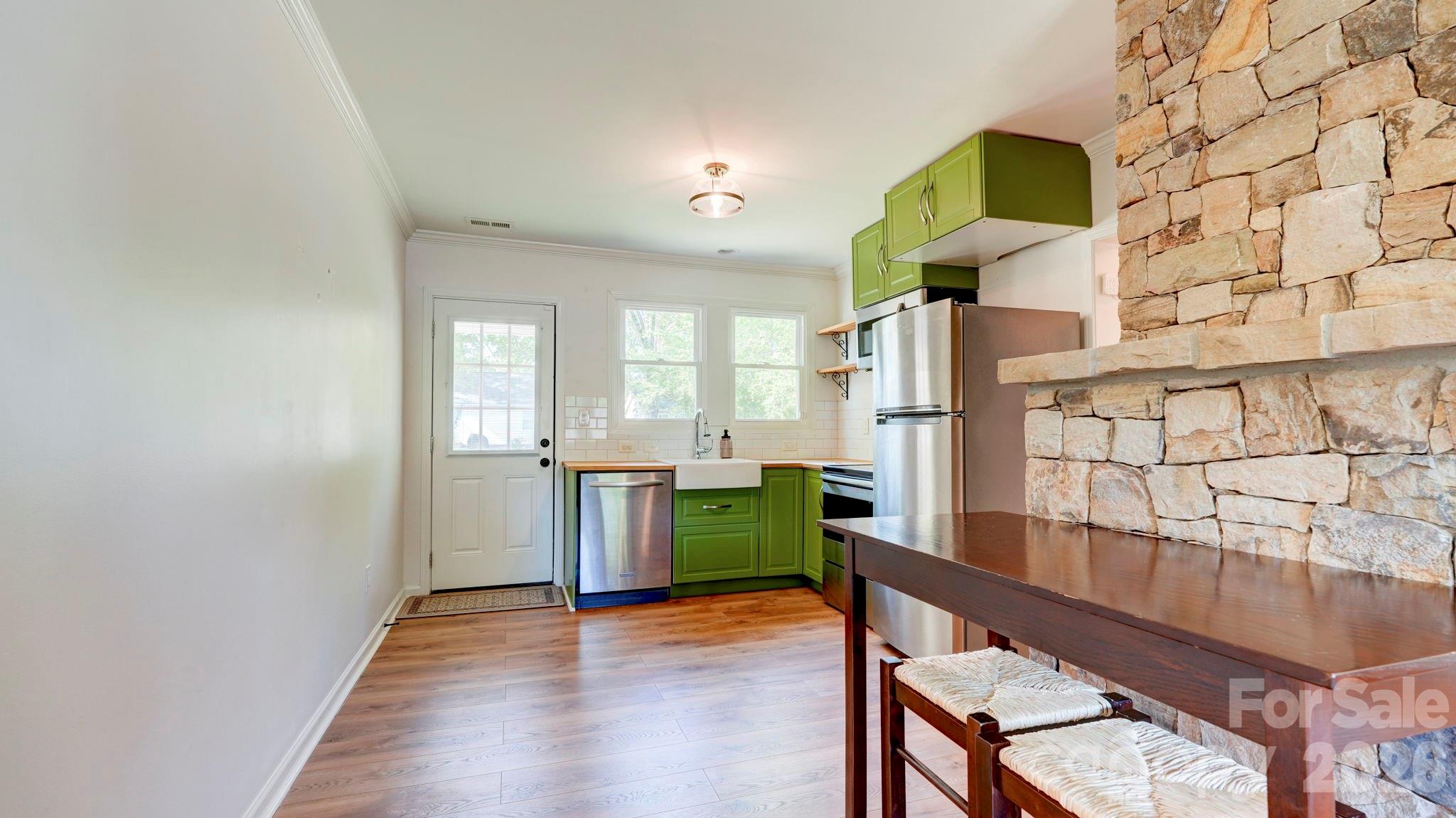 37 Oak Drive SW — Concord