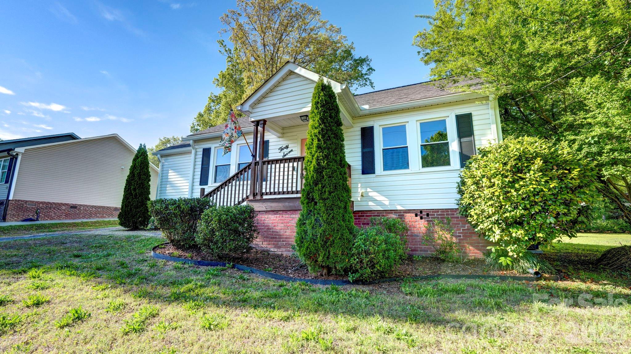 37 Oak Drive SW — Concord