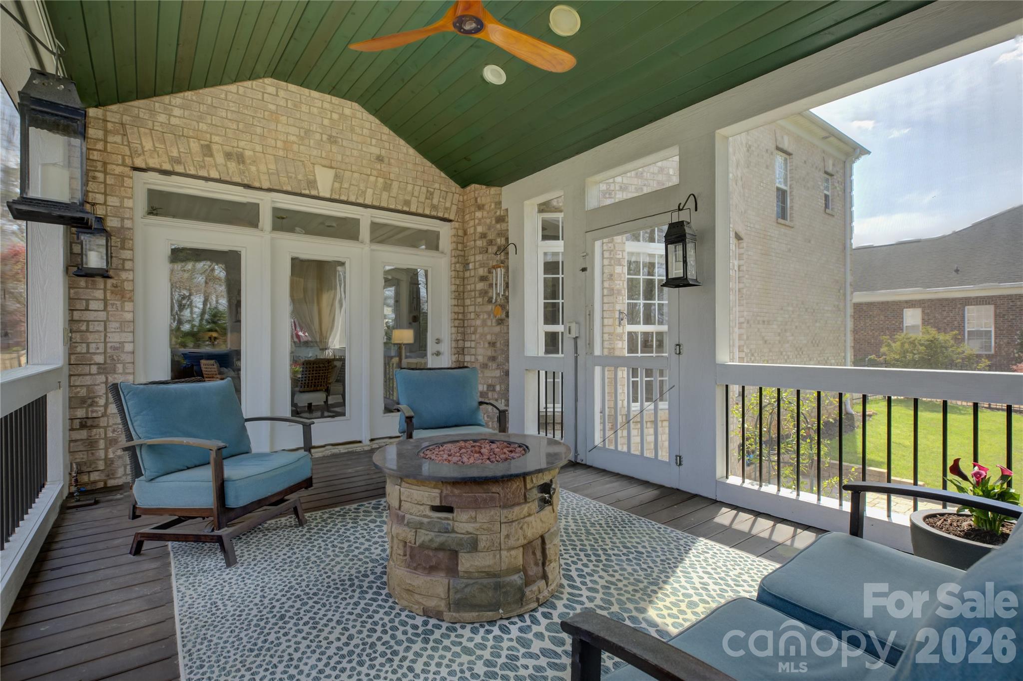 16915 Turtle Point Road — Charlotte