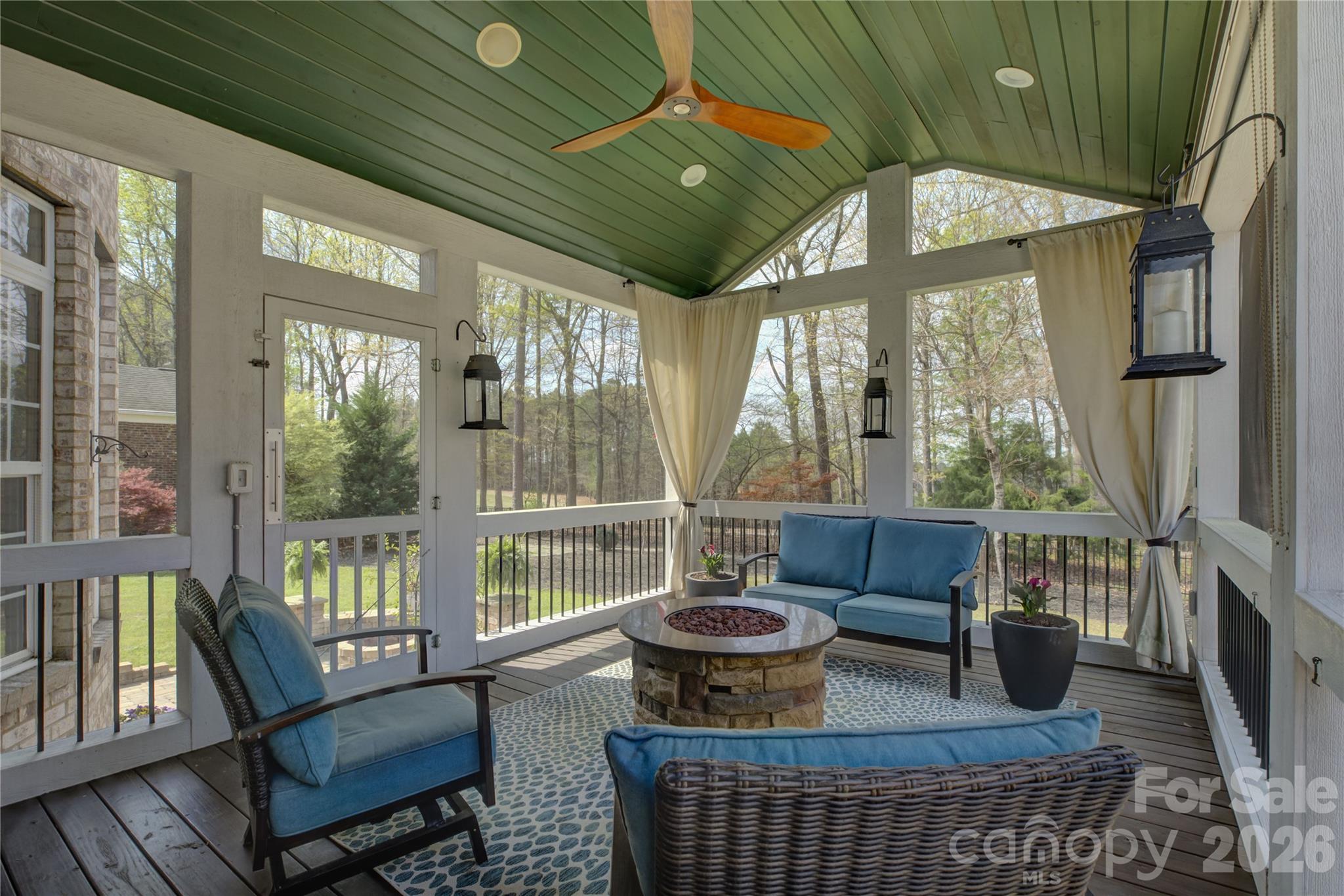 16915 Turtle Point Road — Charlotte