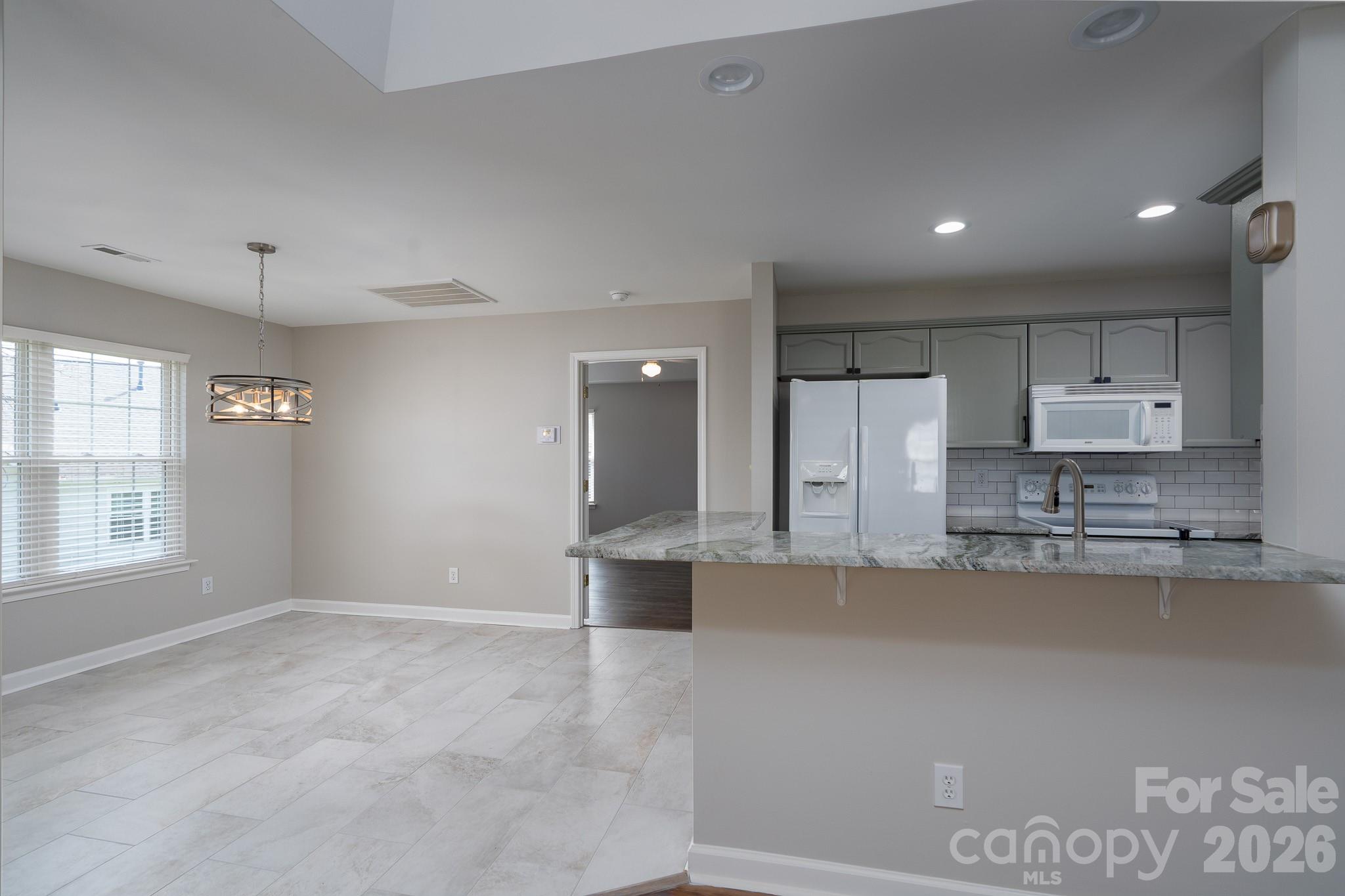 102 KESWICK Lane — Mooresville