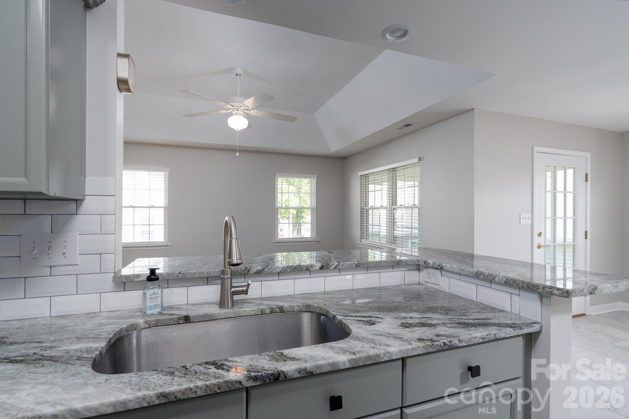 102 KESWICK Lane — Mooresville