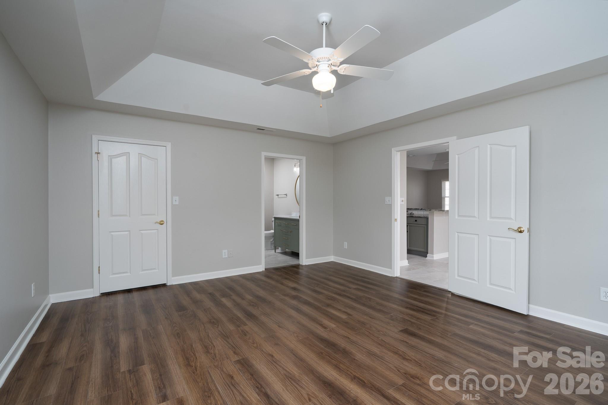 102 KESWICK Lane — Mooresville