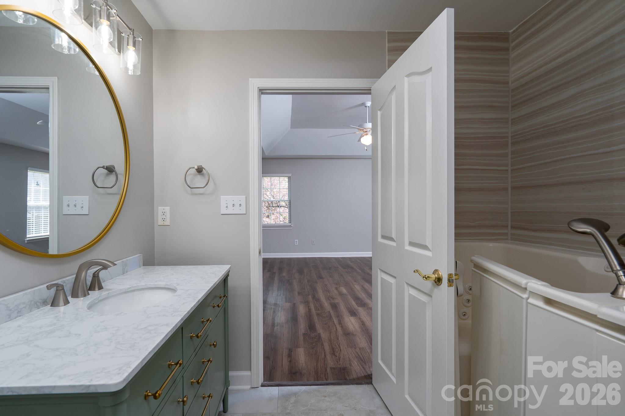 102 KESWICK Lane — Mooresville
