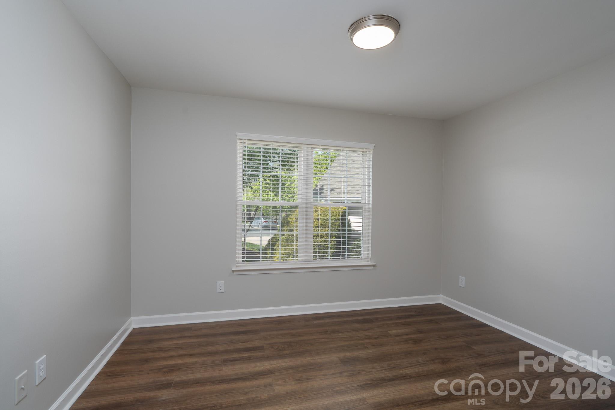102 KESWICK Lane — Mooresville