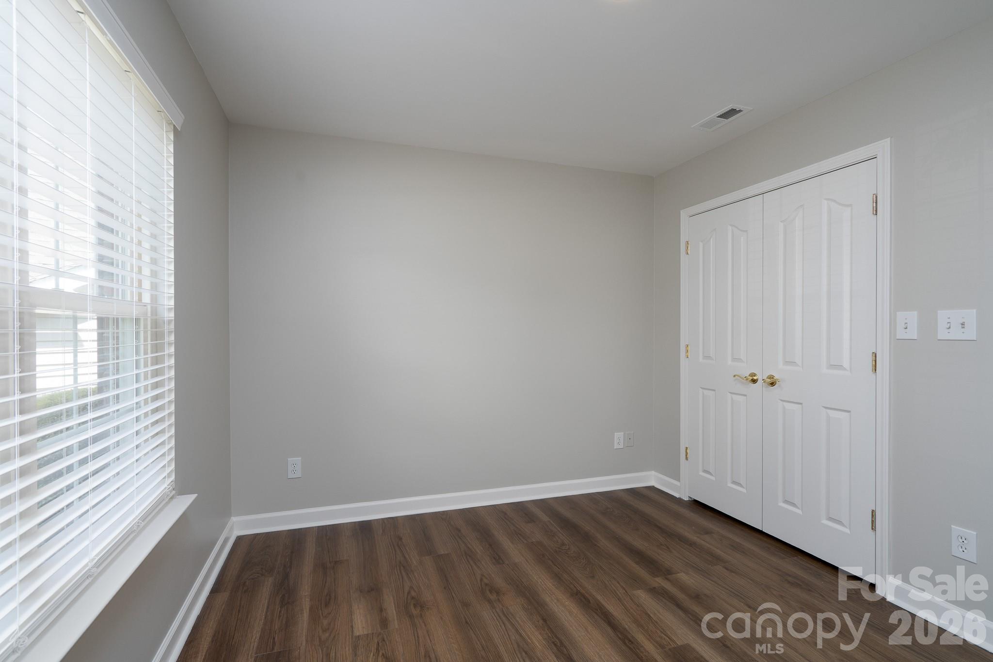 102 KESWICK Lane — Mooresville