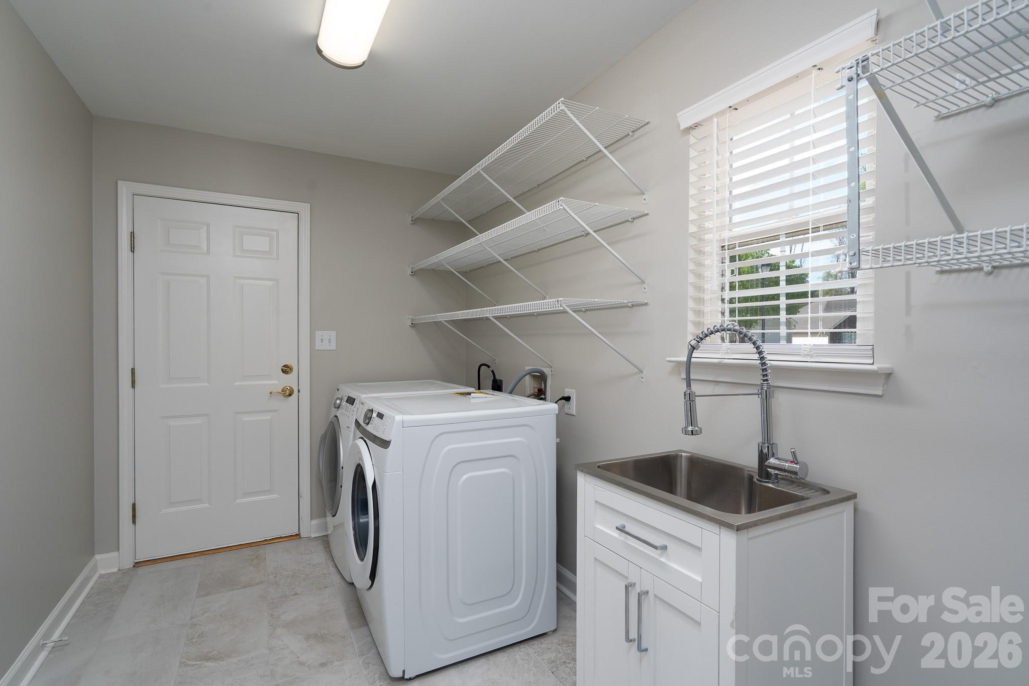 102 KESWICK Lane — Mooresville