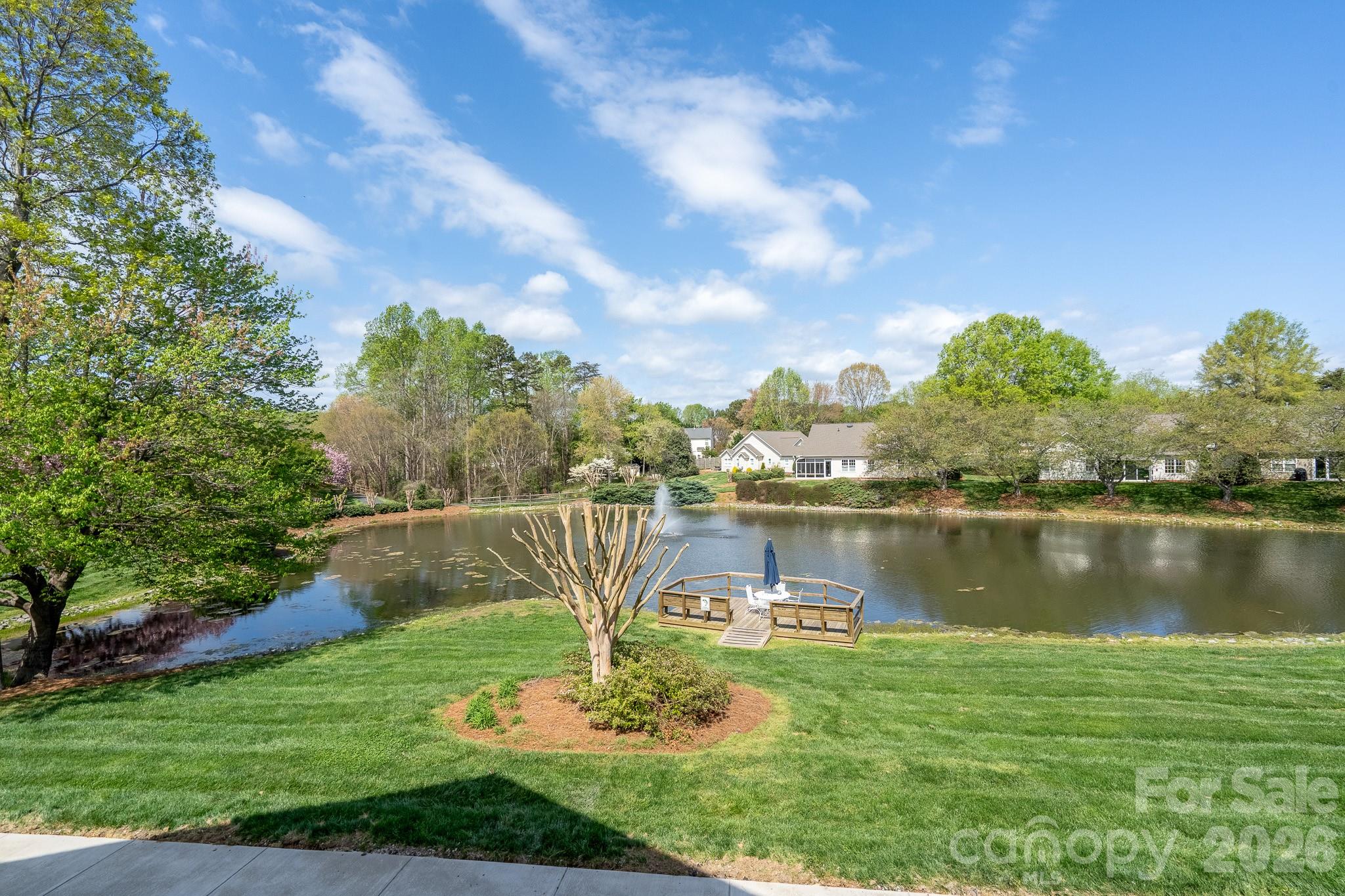 102 KESWICK Lane — Mooresville