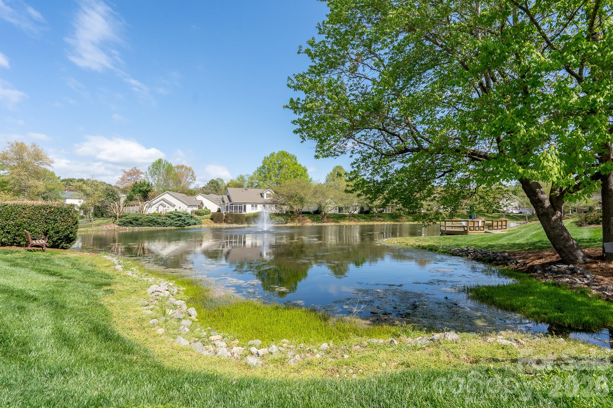 102 KESWICK Lane — Mooresville