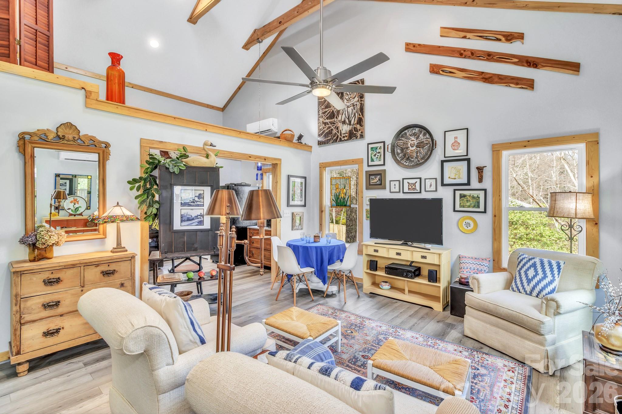 74 S Alta Vista Drive — Saluda