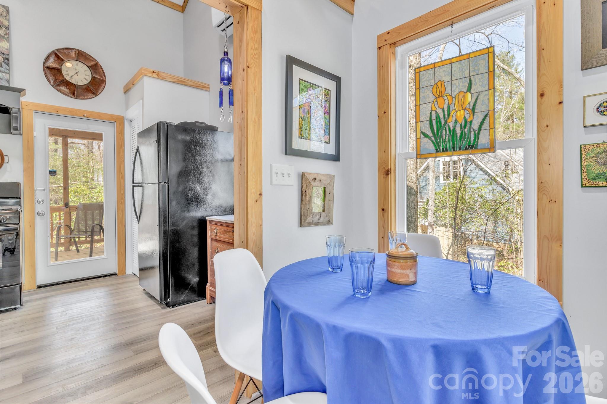 74 S Alta Vista Drive — Saluda