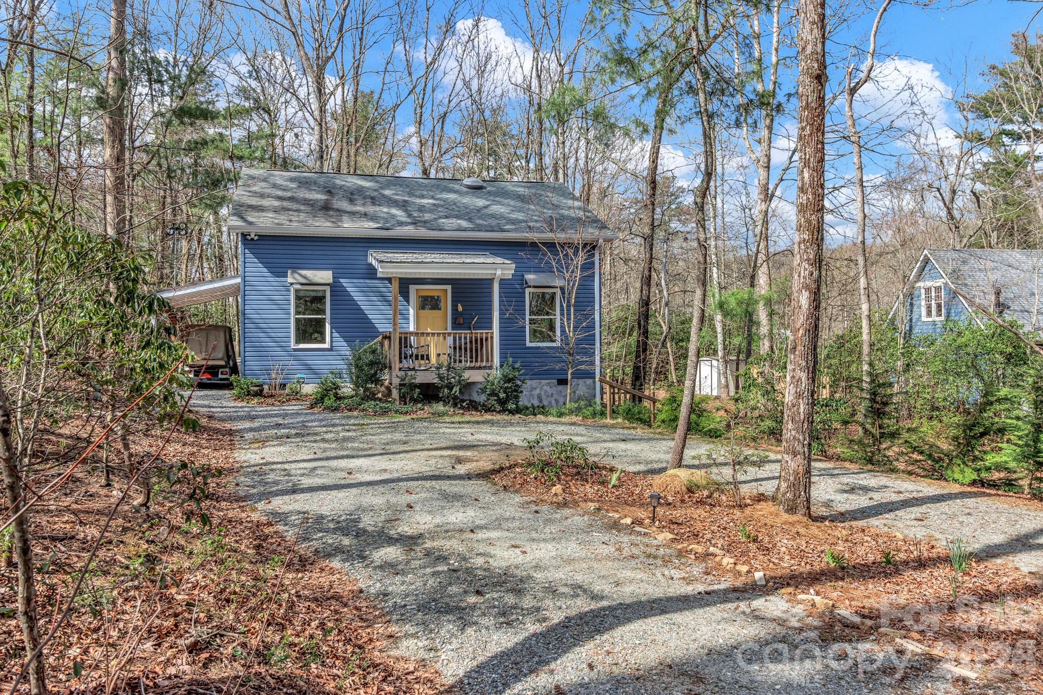 74 S Alta Vista Drive — Saluda
