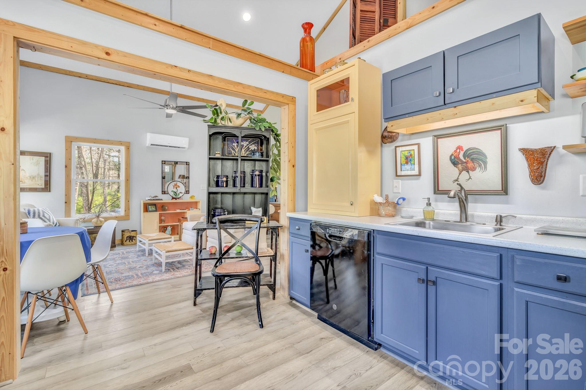 74 S Alta Vista Drive — Saluda