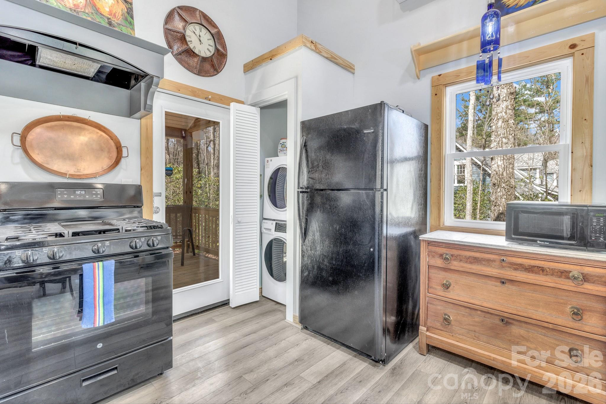 74 S Alta Vista Drive — Saluda