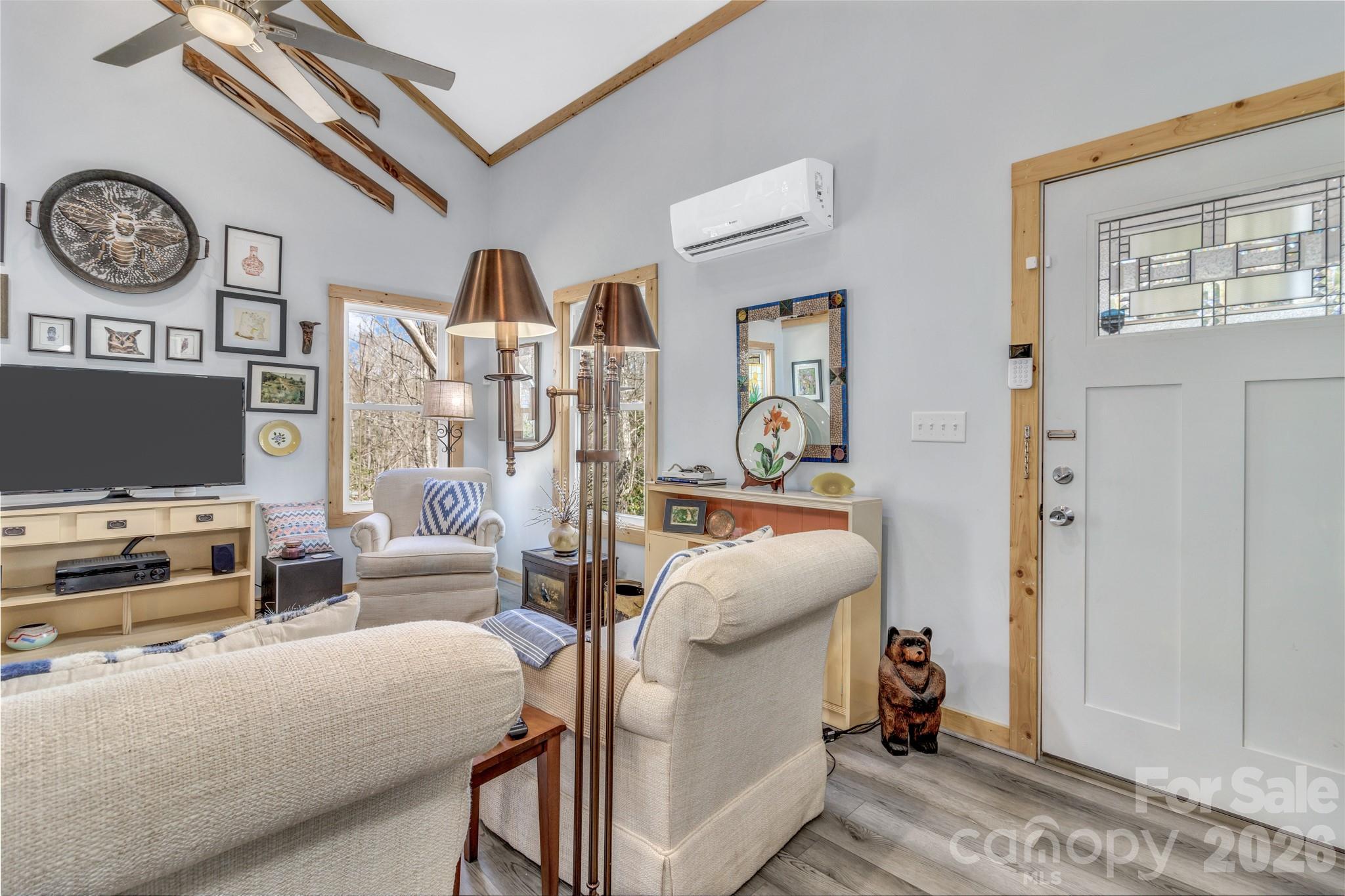 74 S Alta Vista Drive — Saluda
