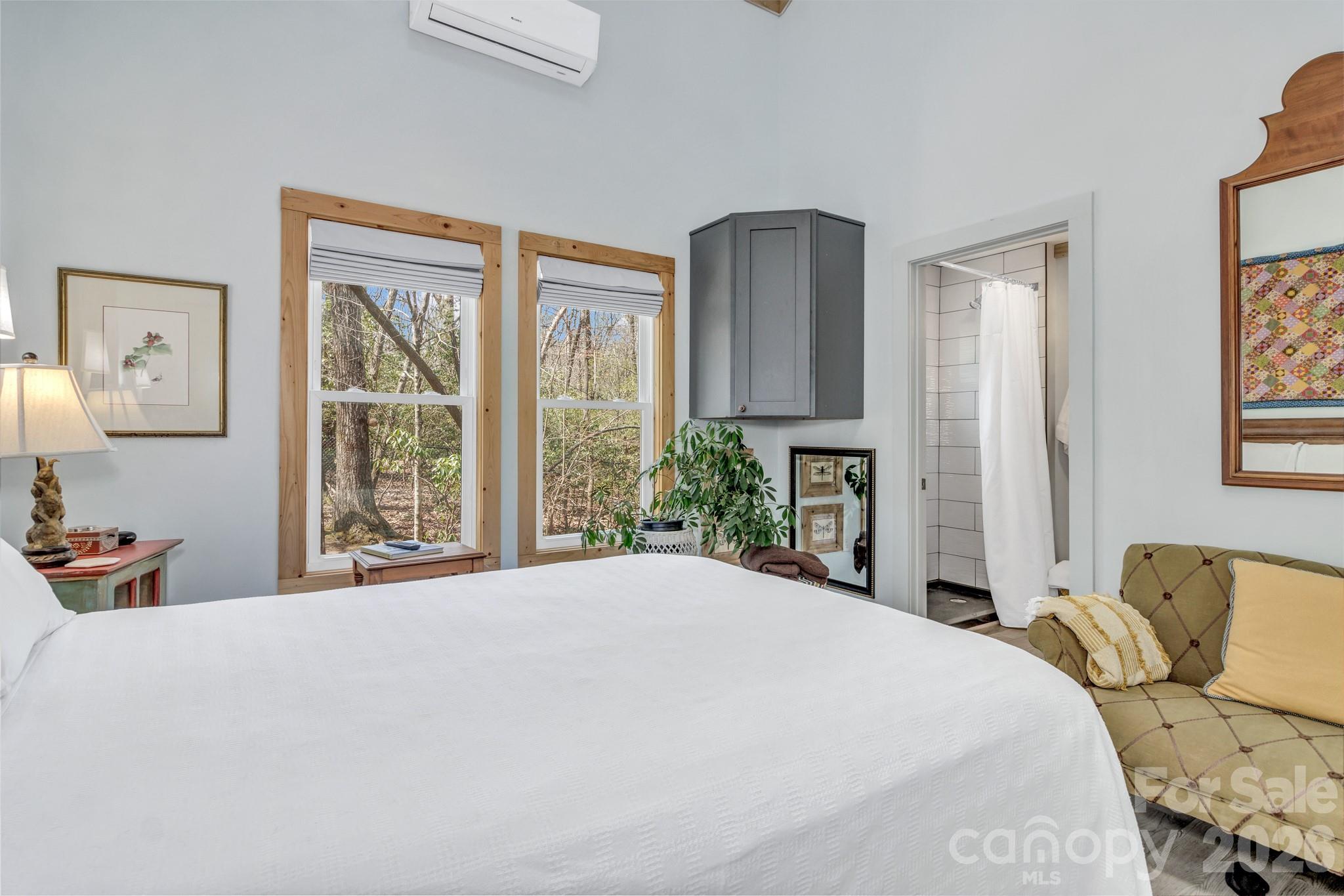 74 S Alta Vista Drive — Saluda