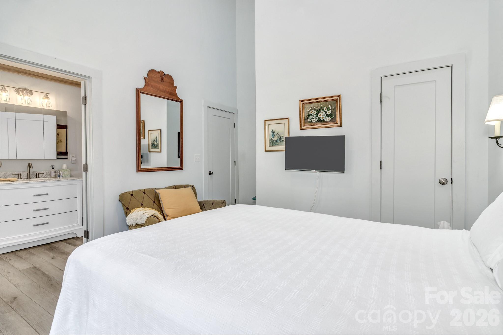 74 S Alta Vista Drive — Saluda