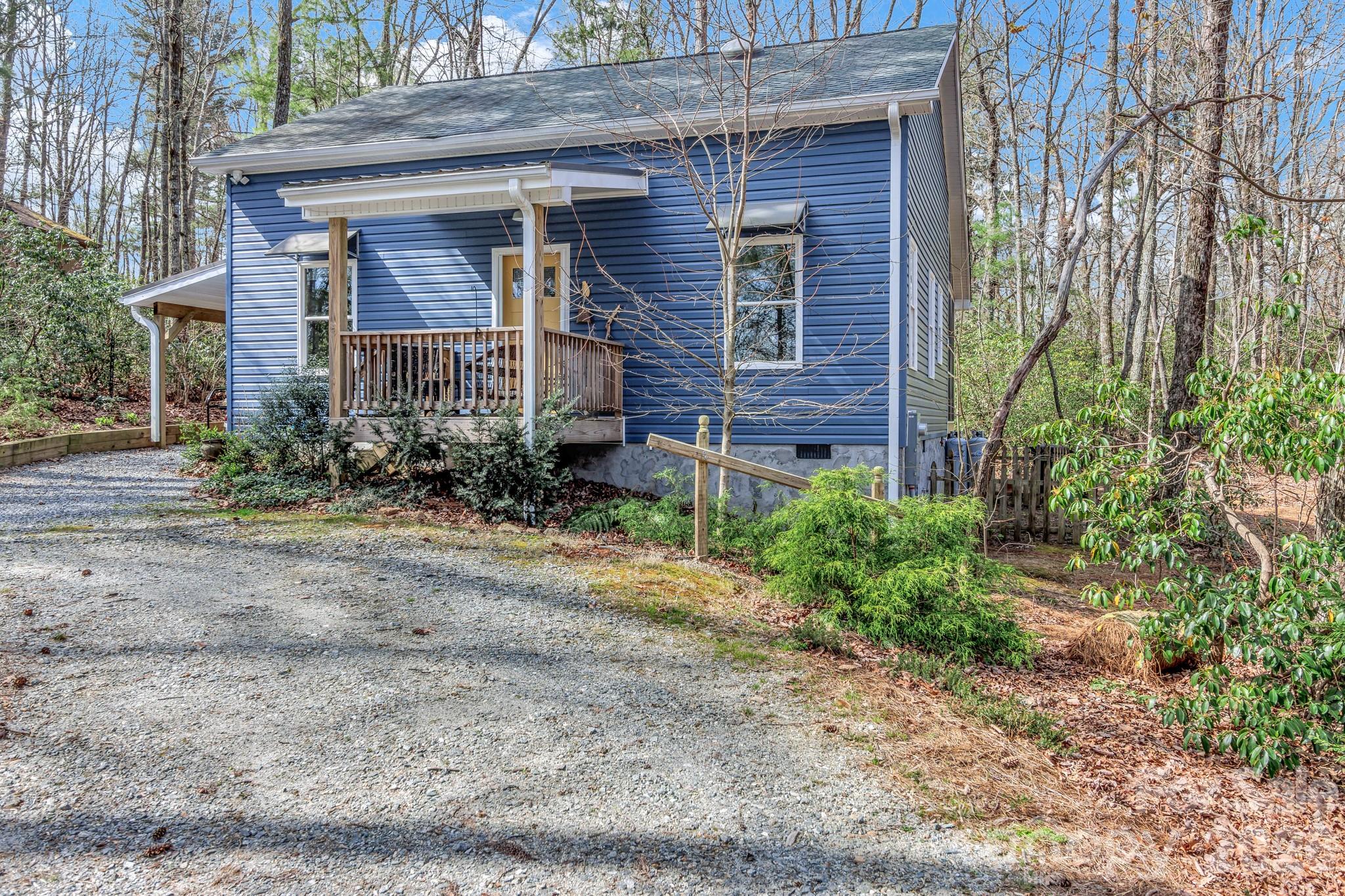 74 S Alta Vista Drive — Saluda