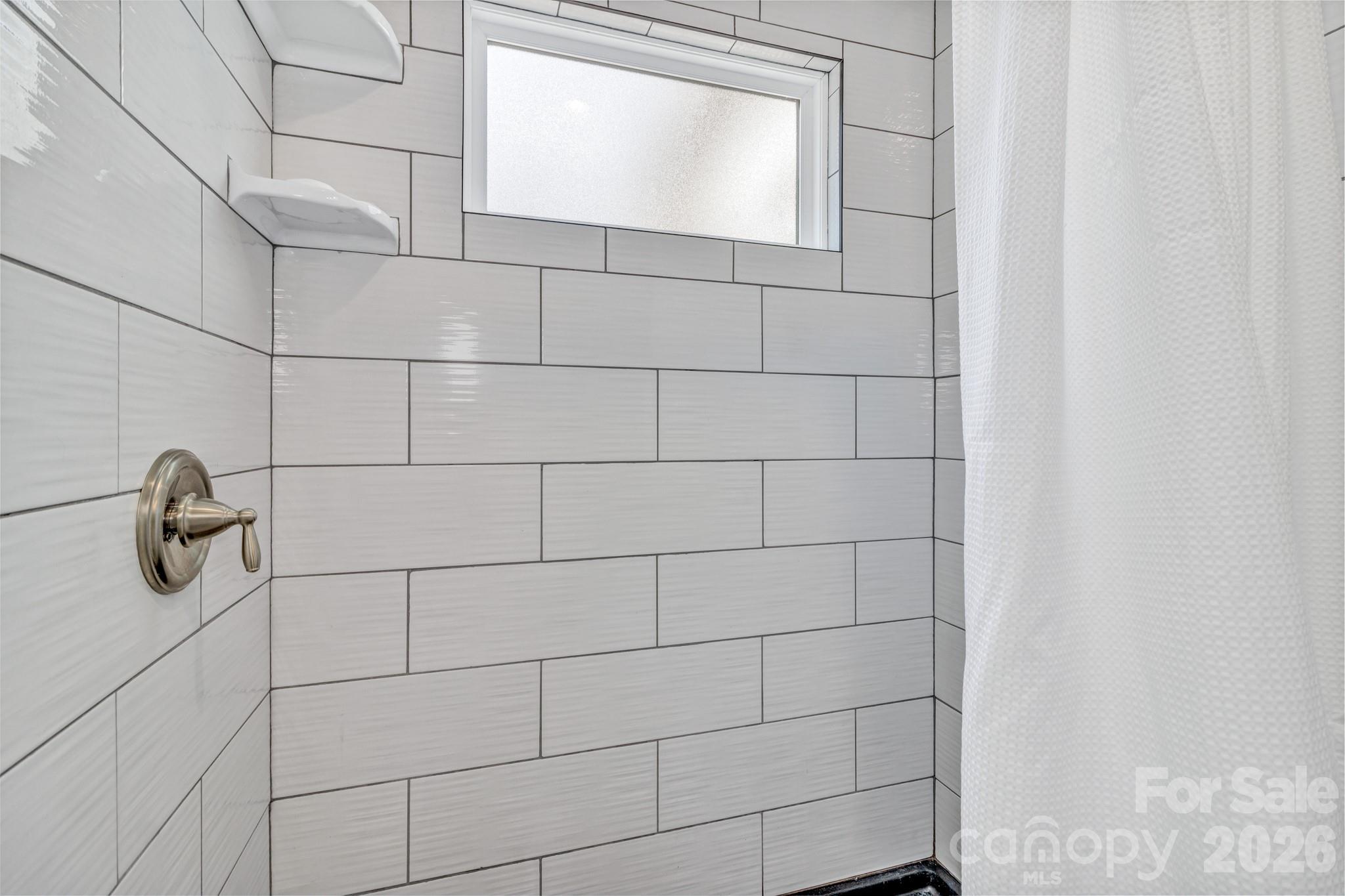 74 S Alta Vista Drive — Saluda