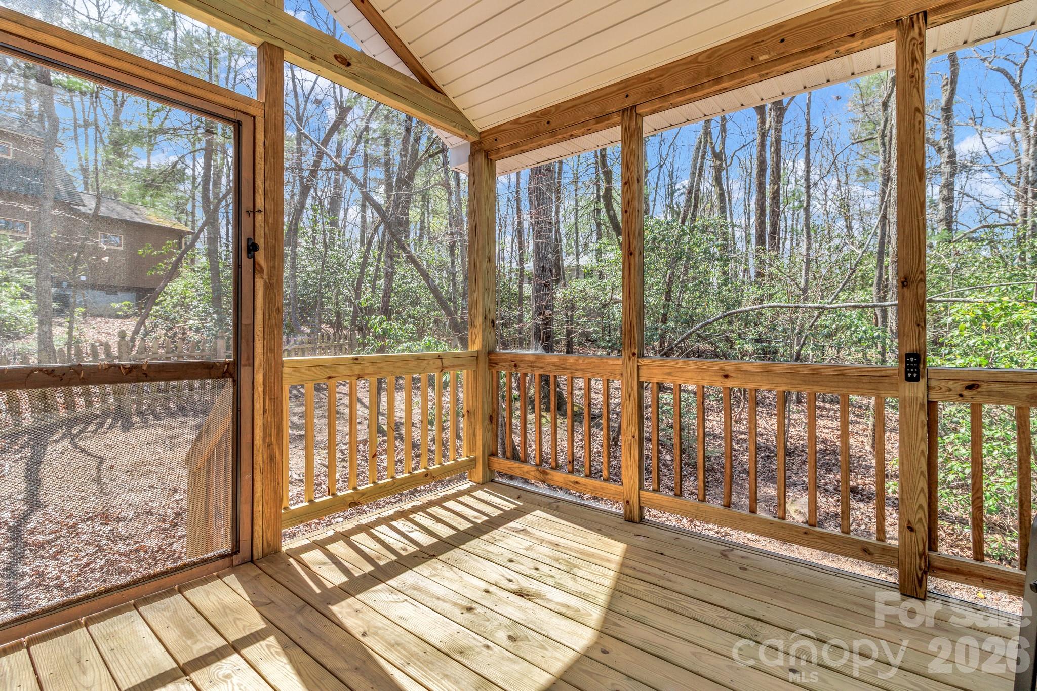 74 S Alta Vista Drive — Saluda
