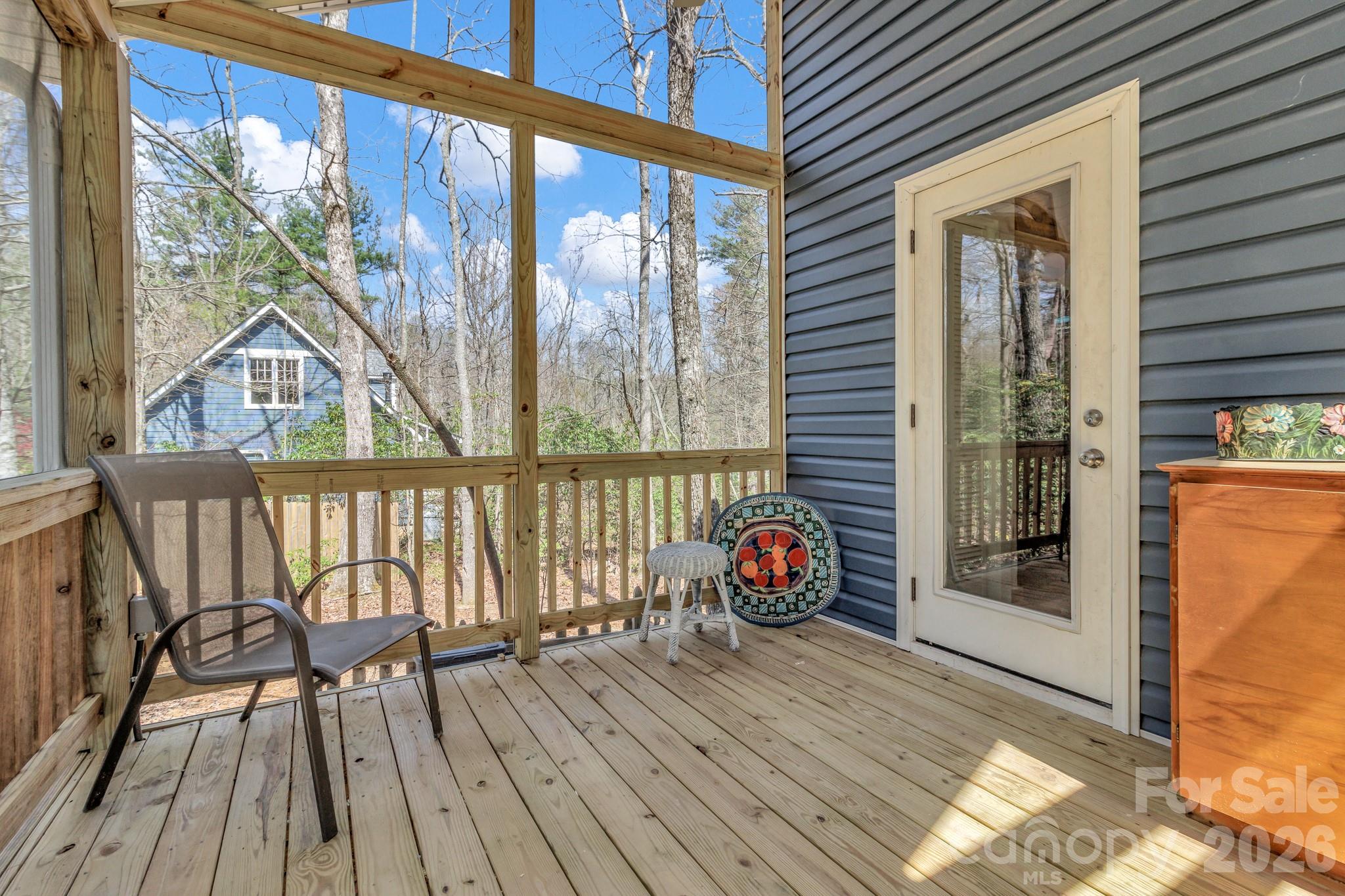 74 S Alta Vista Drive — Saluda