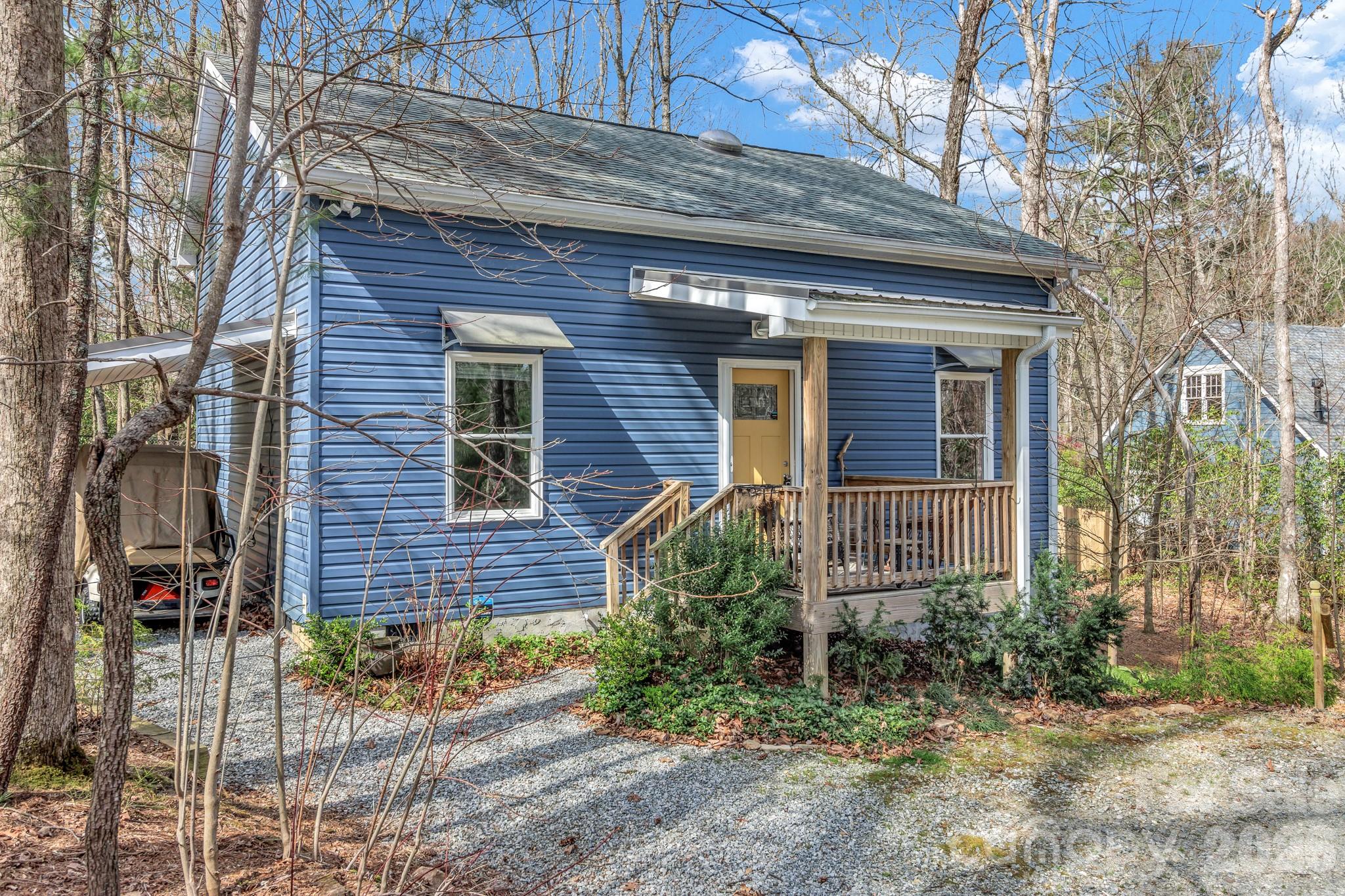 74 S Alta Vista Drive — Saluda