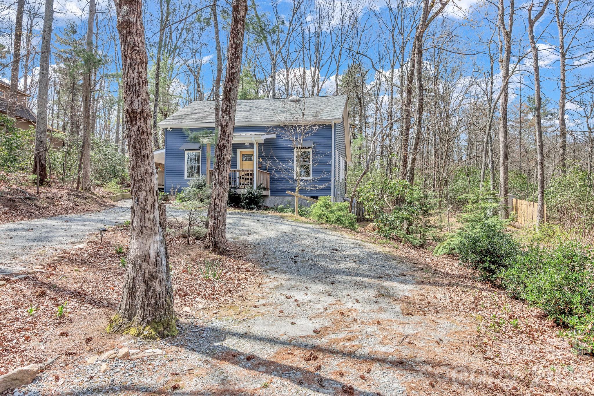 74 S Alta Vista Drive — Saluda