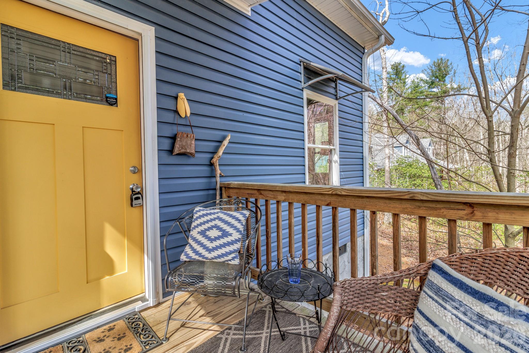 74 S Alta Vista Drive — Saluda