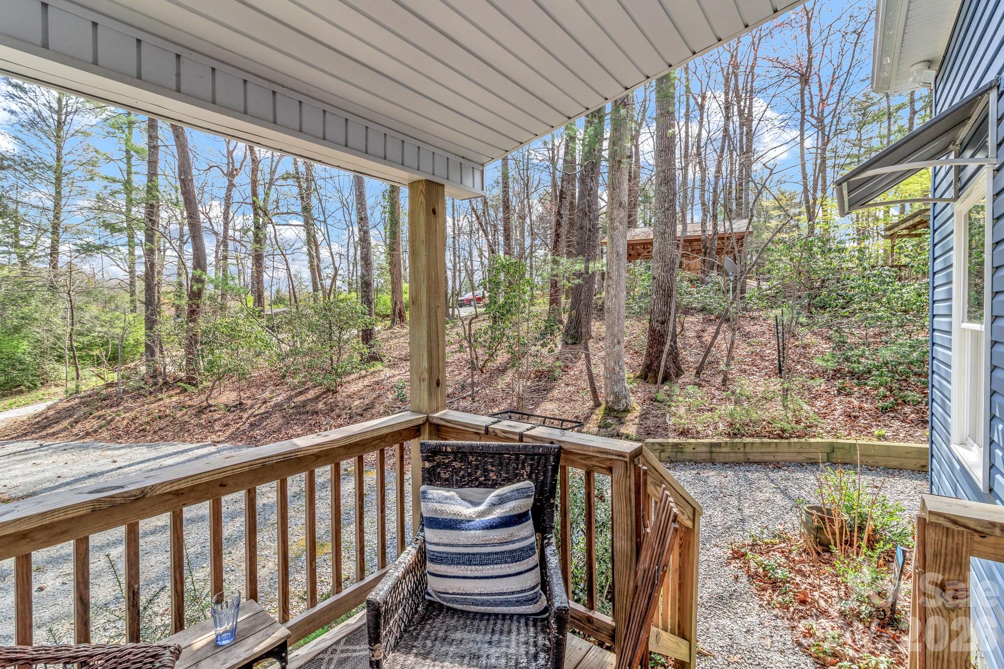 74 S Alta Vista Drive — Saluda