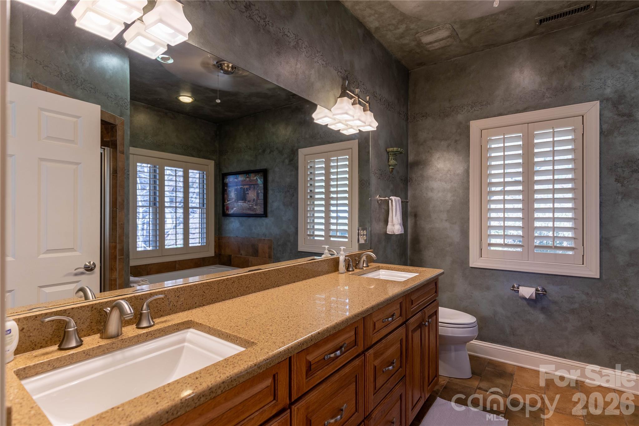 446 Windridge Drive — Sugar Grove