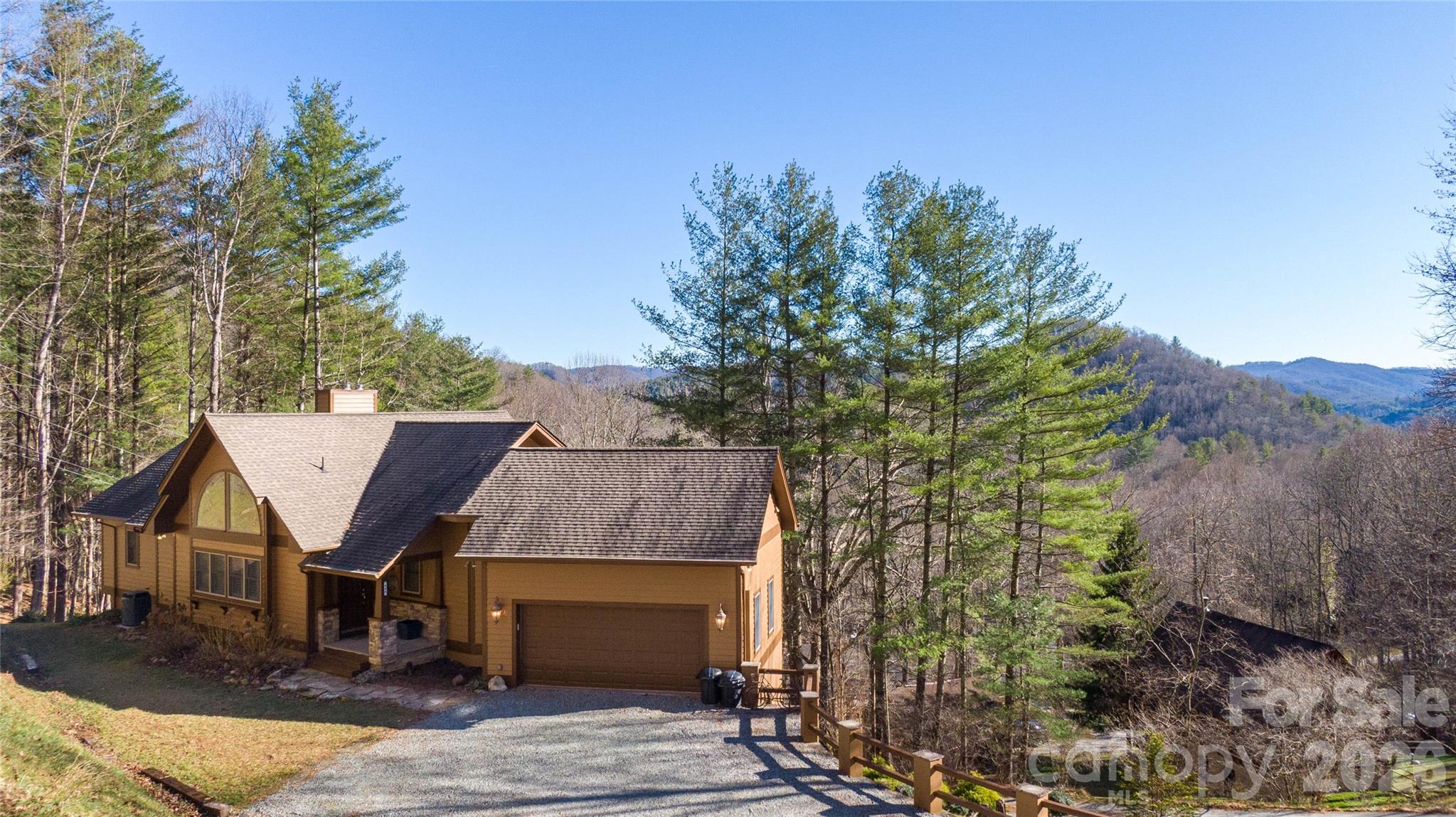 446 Windridge Drive — Sugar Grove