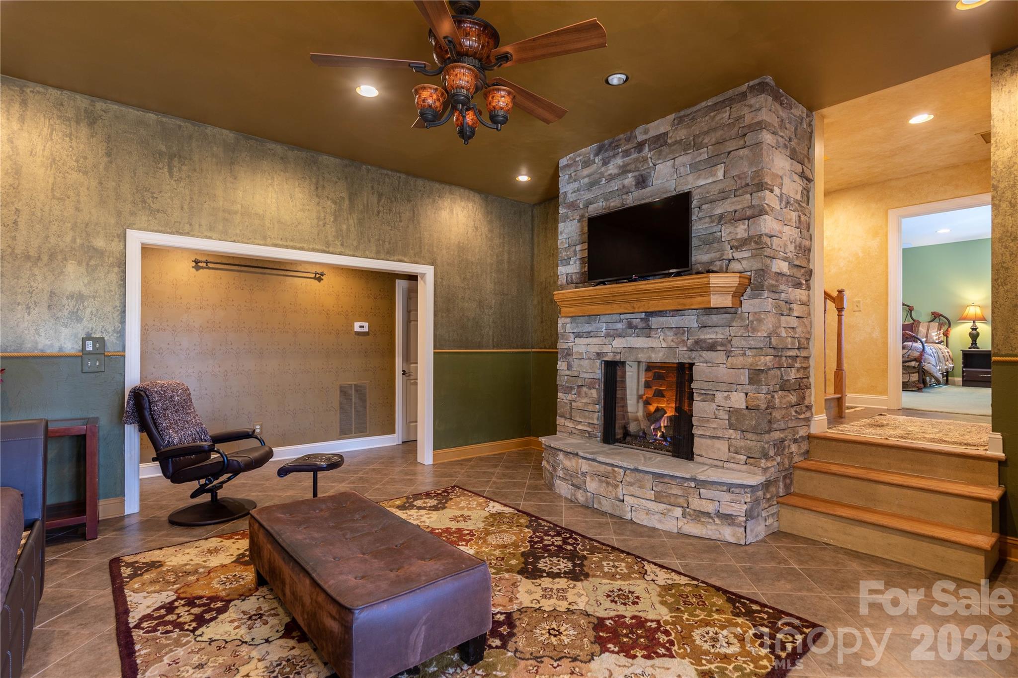446 Windridge Drive — Sugar Grove