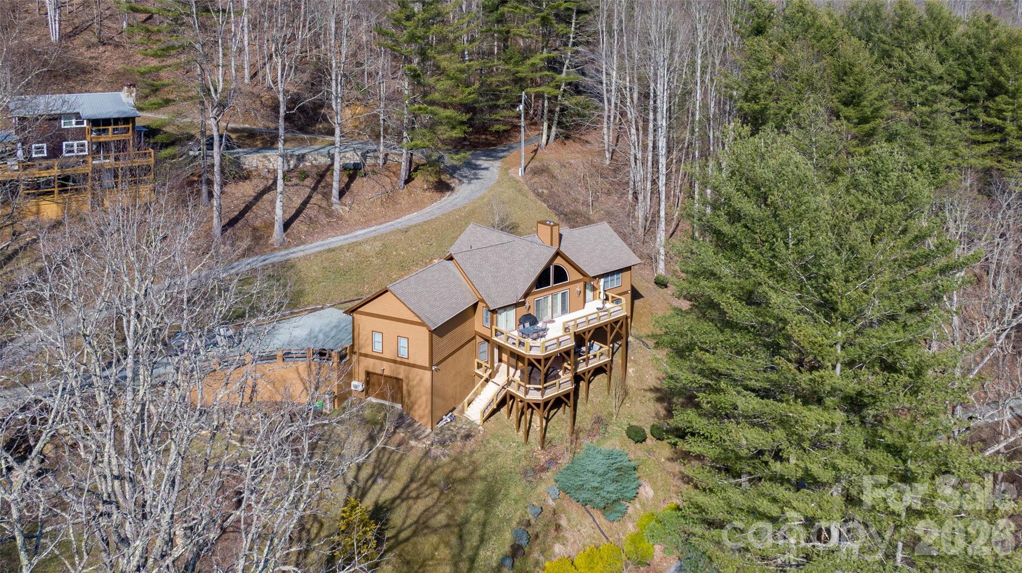446 Windridge Drive — Sugar Grove