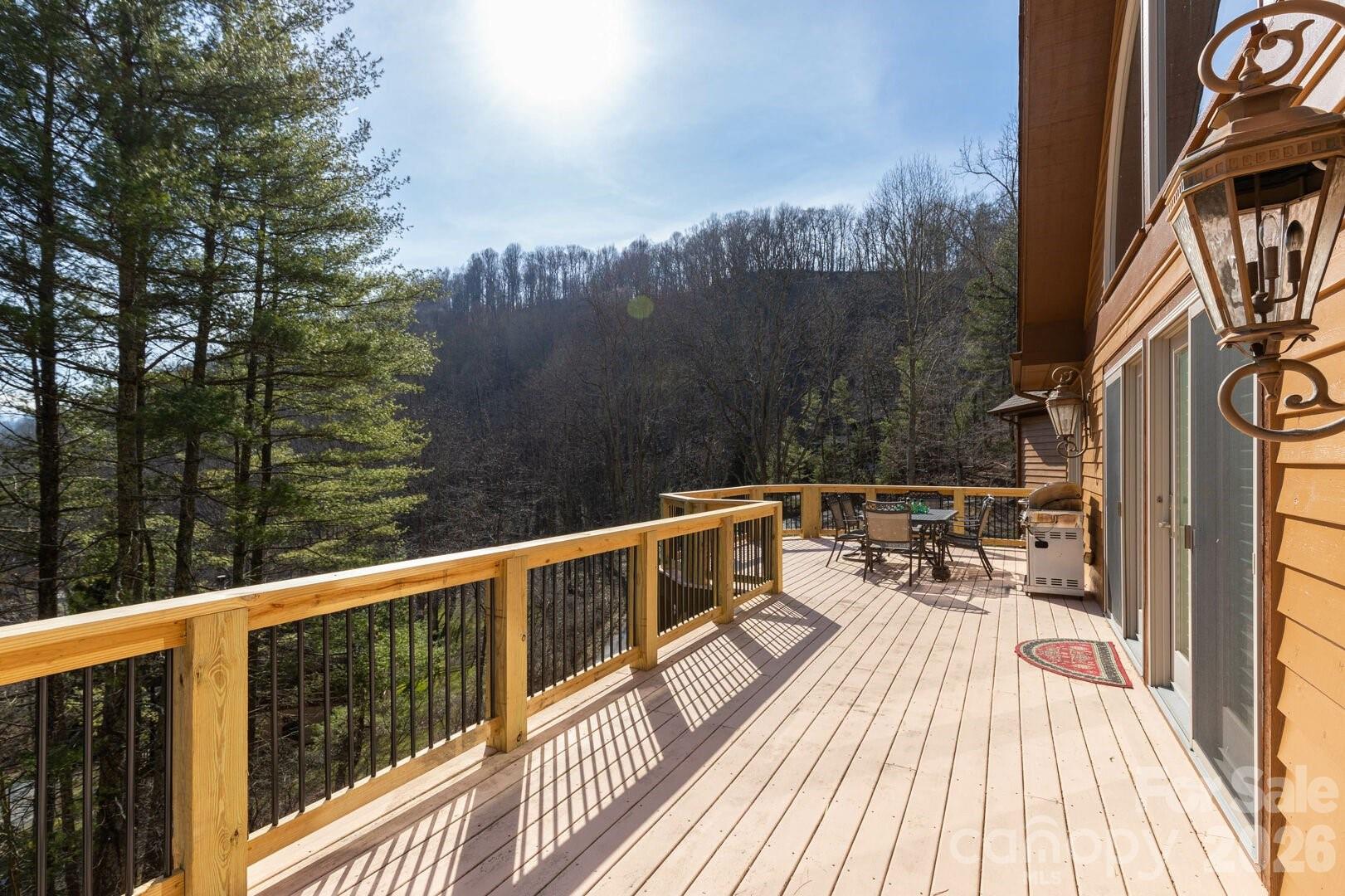 446 Windridge Drive — Sugar Grove