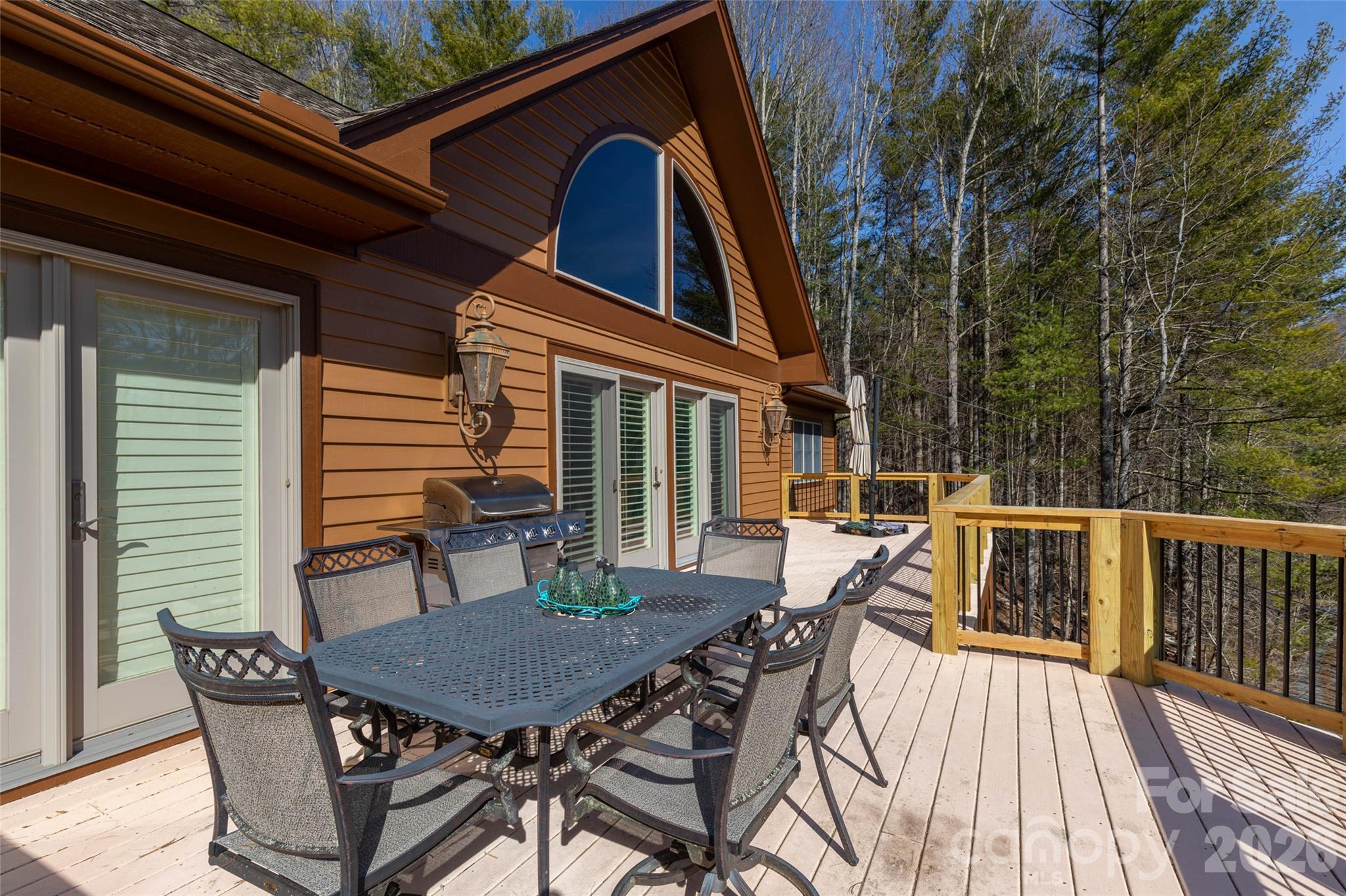 446 Windridge Drive — Sugar Grove
