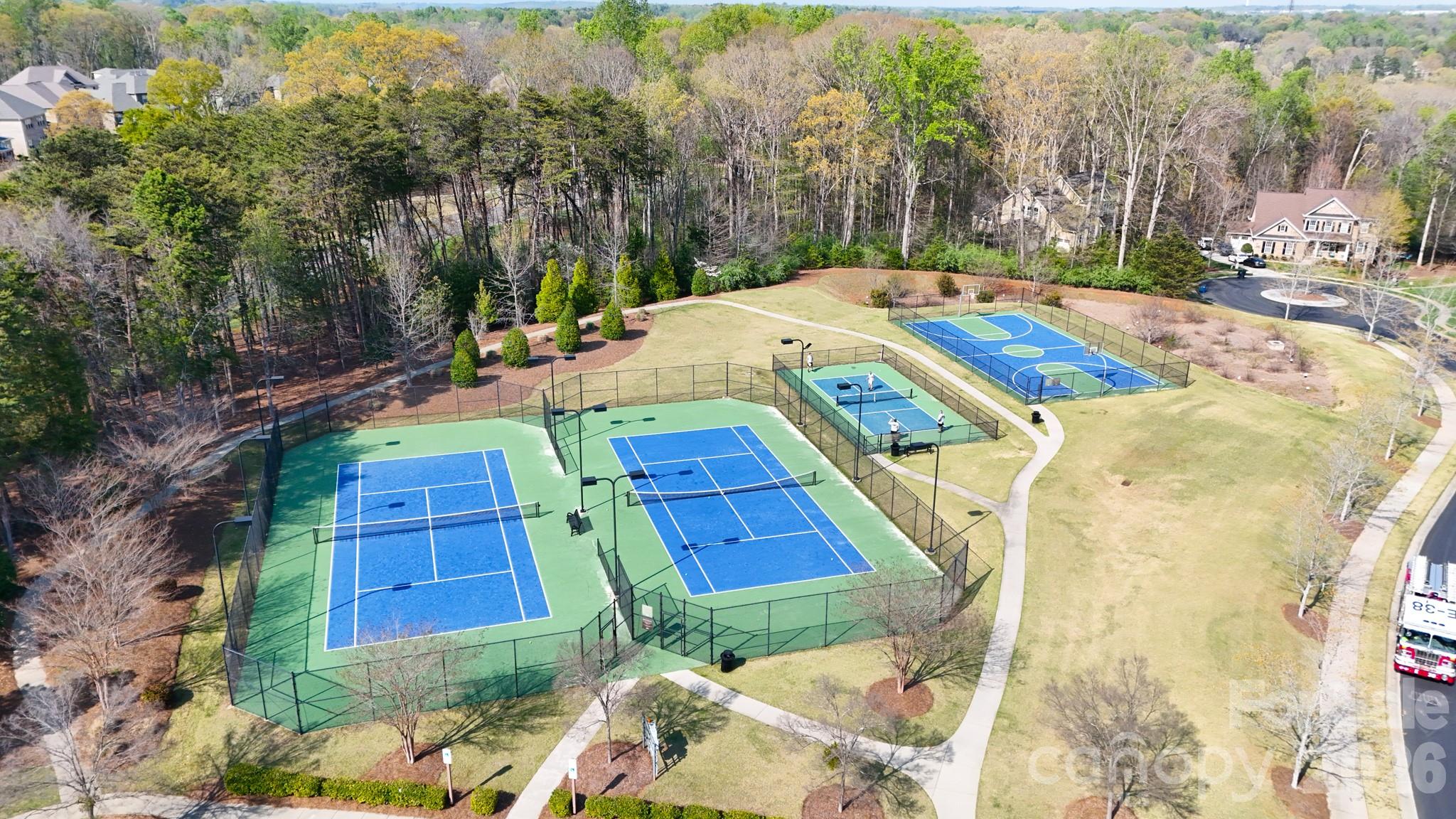 10511 Honeyfur Court — Charlotte