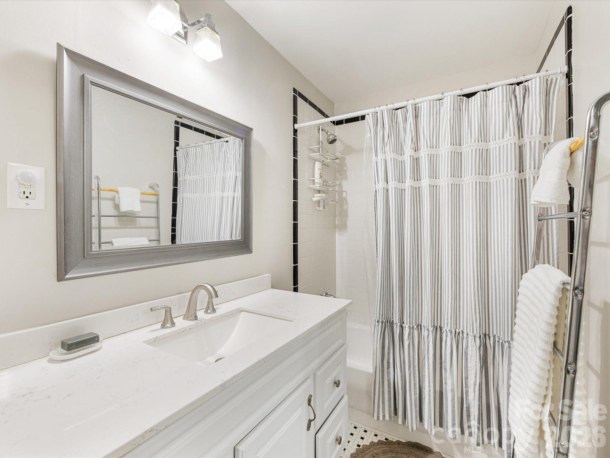 229 N Dotger Avenue #E16 — Charlotte
