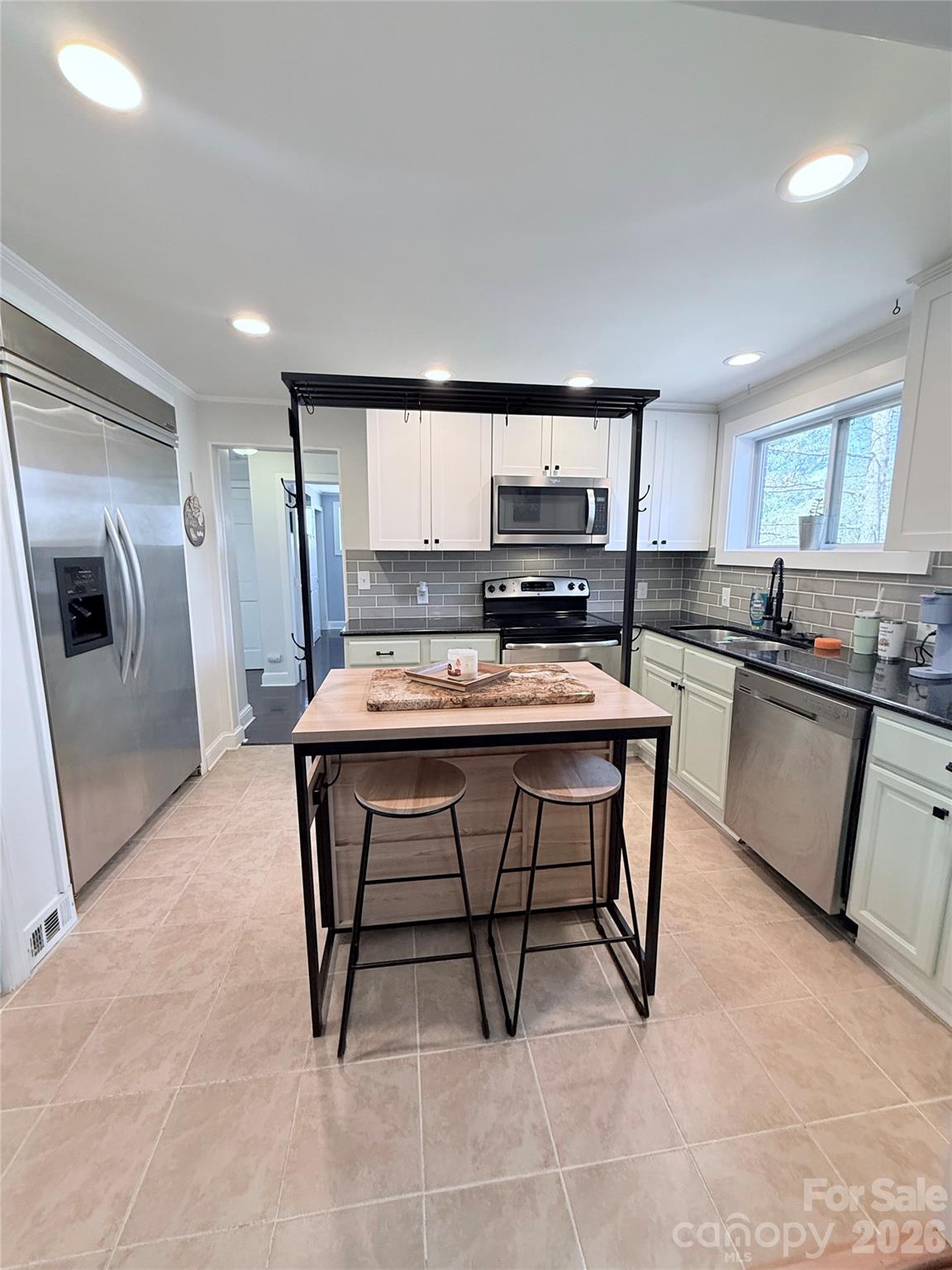3743 Crosland Road — Winston Salem