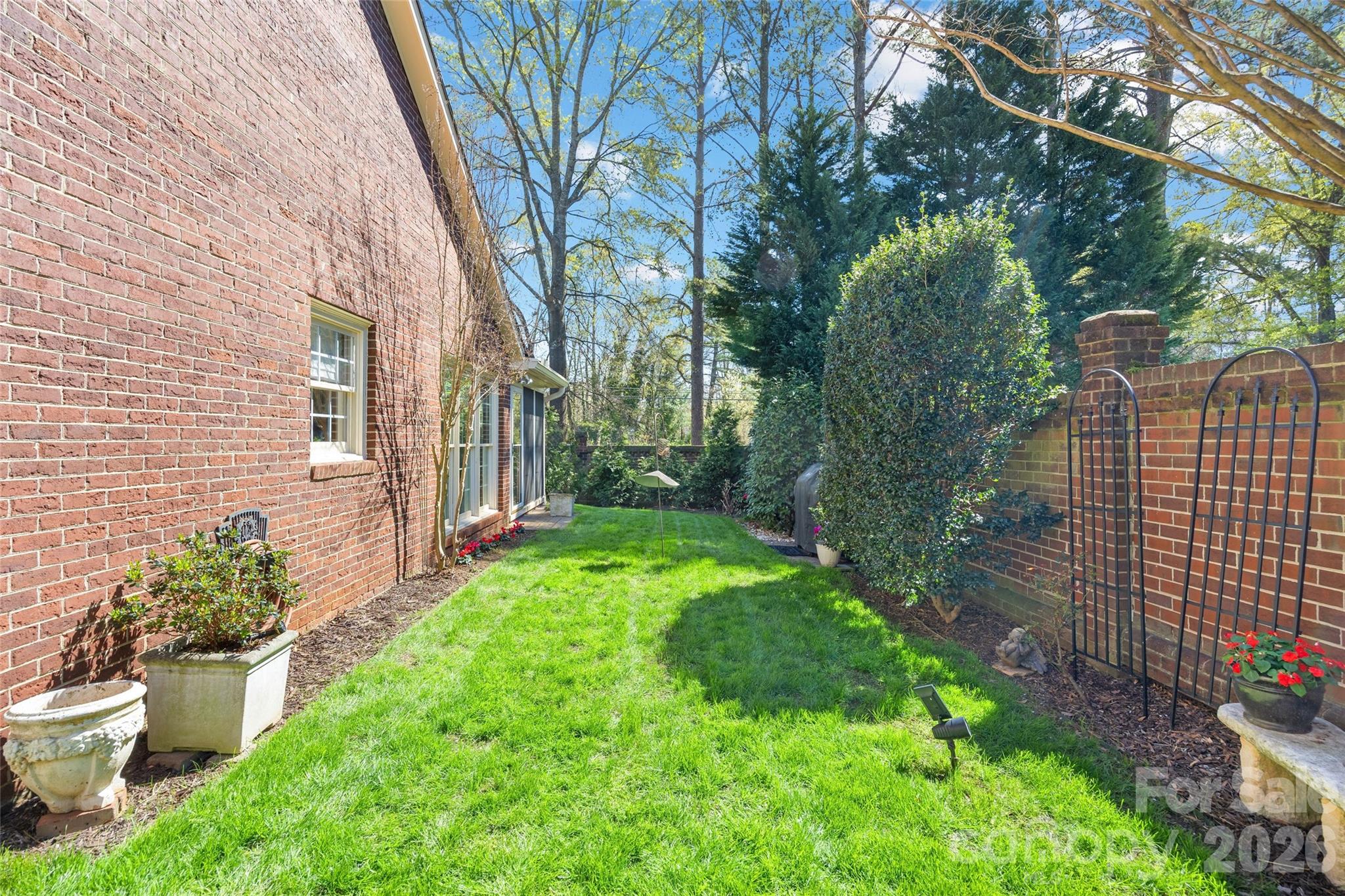 7211 Baniff Circle — Charlotte