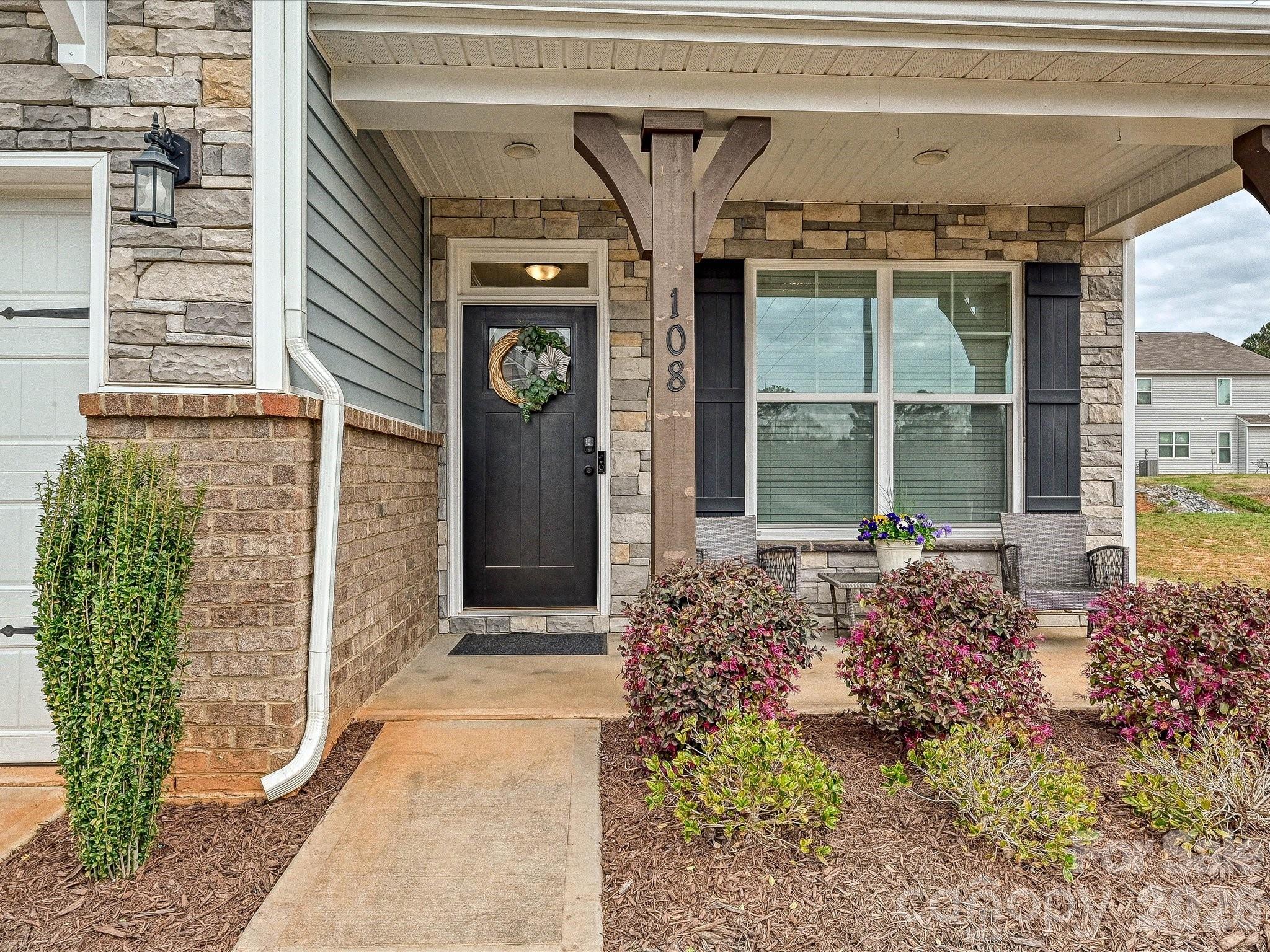 108 Old Field Road — Statesville