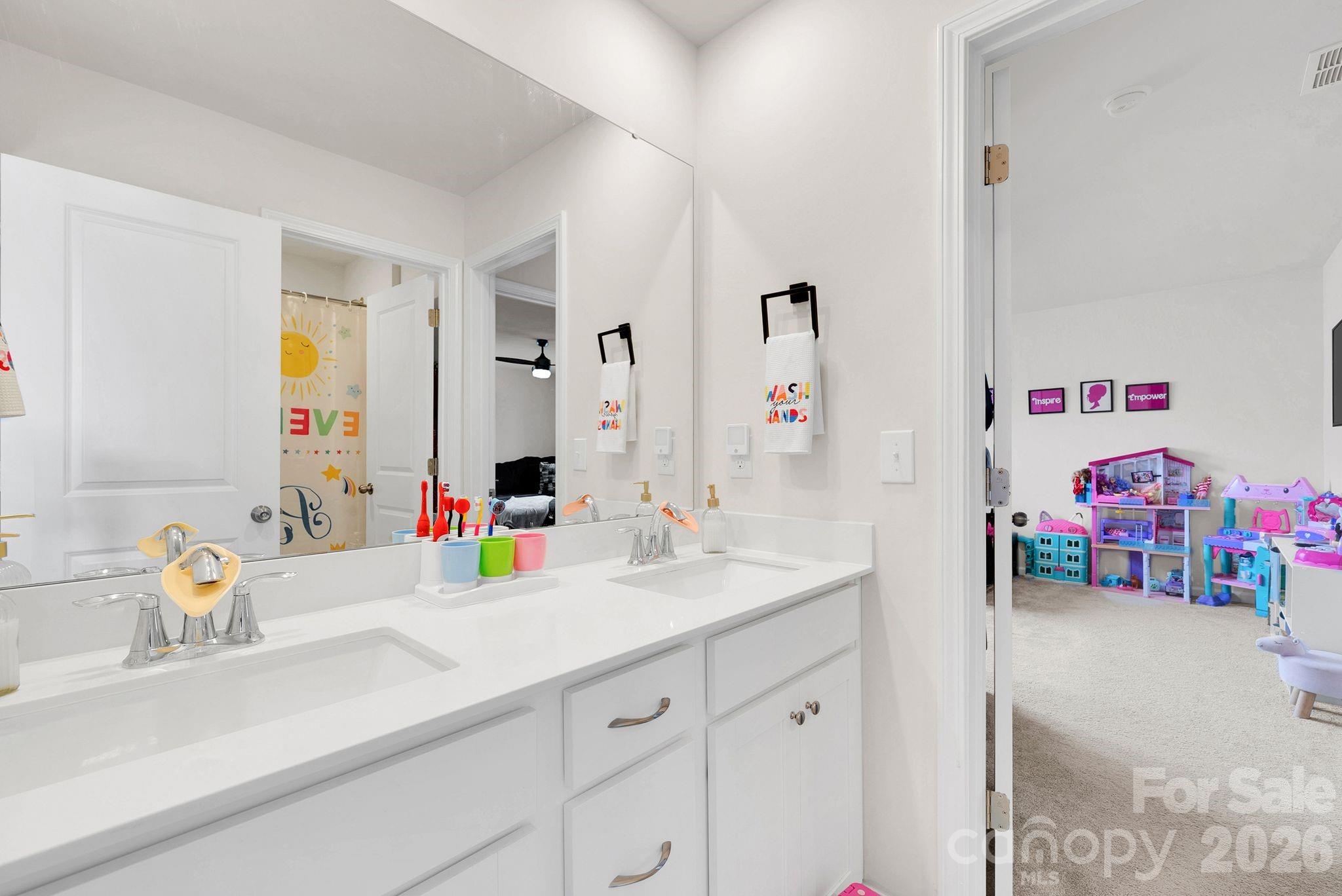 224 Hamptons Cove Road — Troutman
