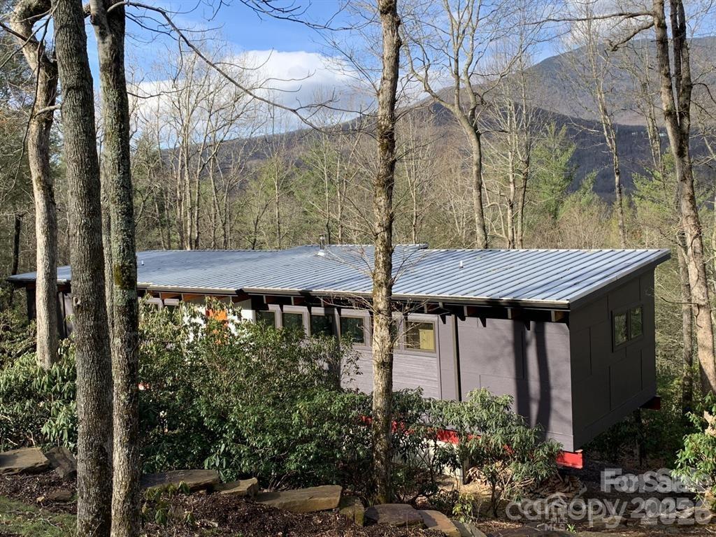 448 Mt. Mitchell Drive — Burnsville