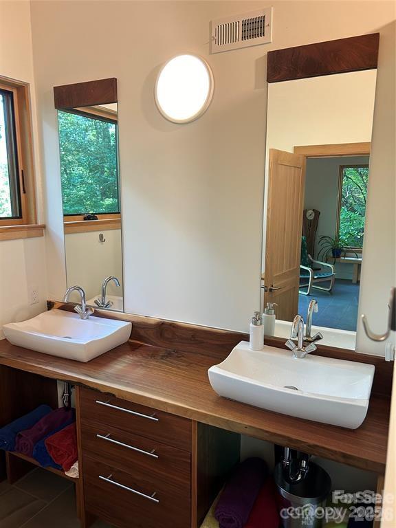 448 Mt. Mitchell Drive — Burnsville