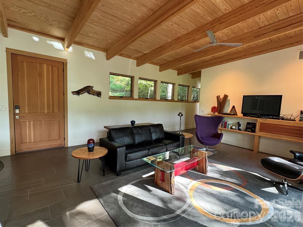 448 Mt. Mitchell Drive — Burnsville