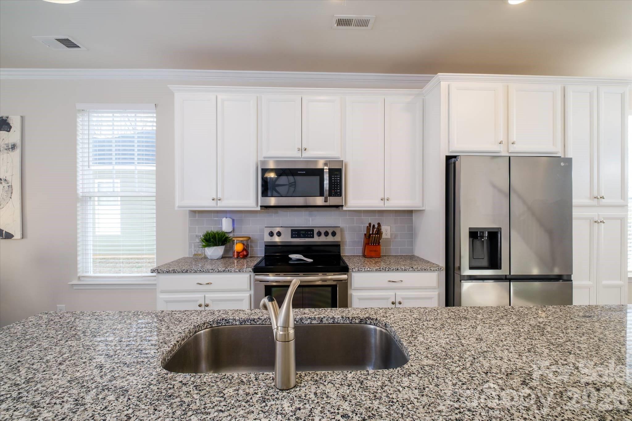 8156 Merryvale Lane — Charlotte
