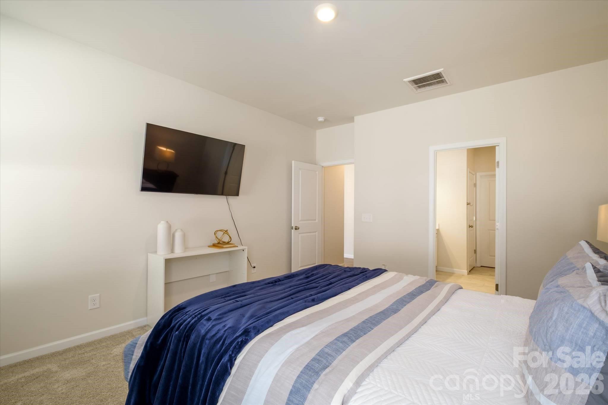 8156 Merryvale Lane — Charlotte