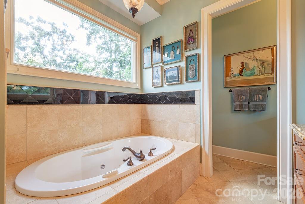 3 Gale Kelly Court — Weaverville